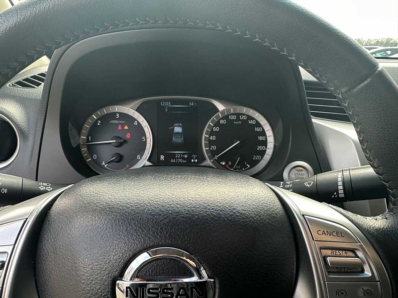 Nissan Navara NP300 N-Connecta Double Cab 4x4 mit Abdeckung